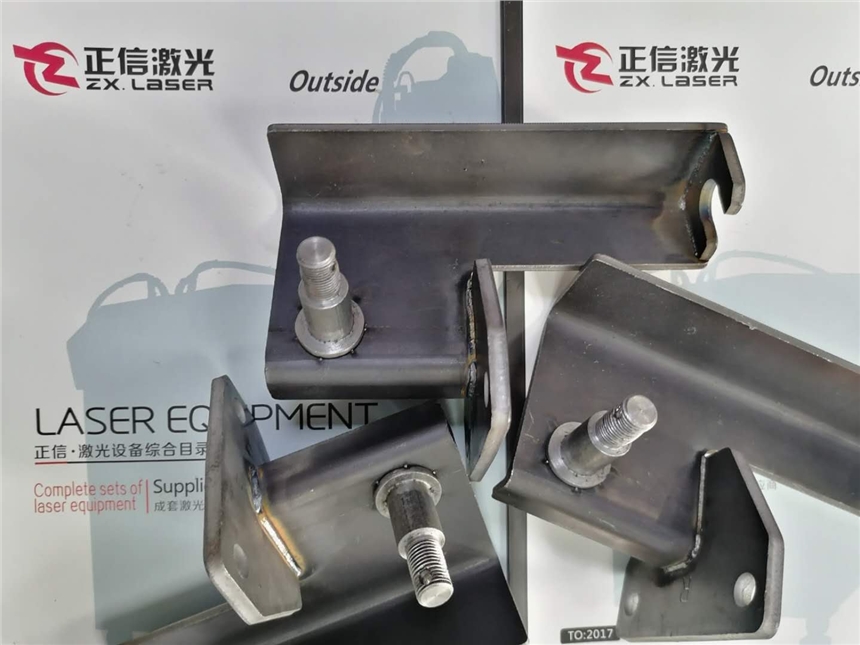 重庆机器人汽车配件激光焊接机，汽车车轮毂焊接设备