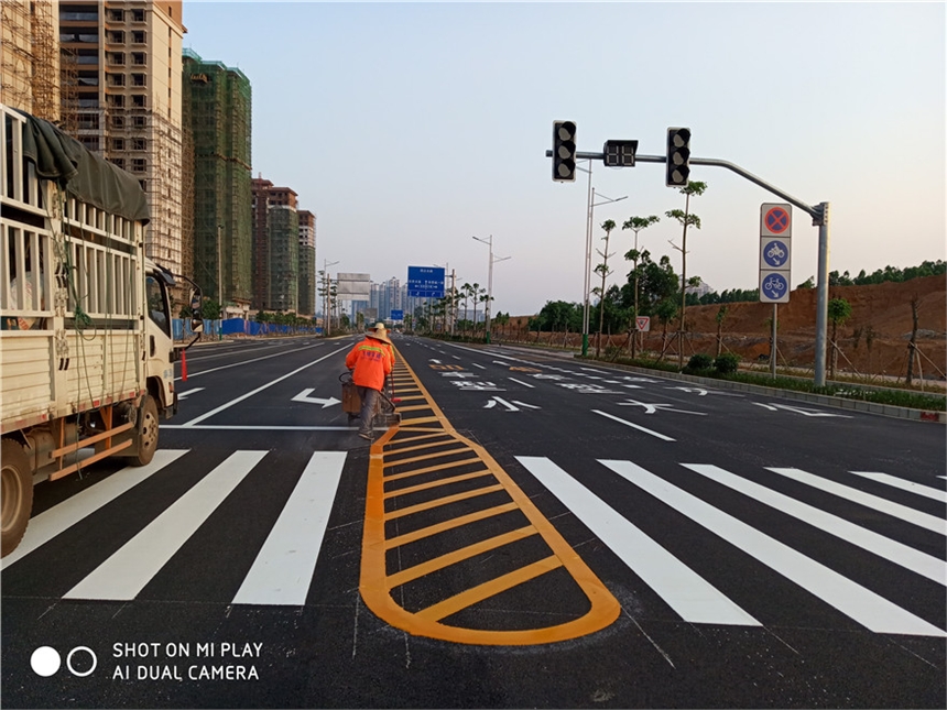 百色市那坡县消防通道路面警示标志道路划线施工怎么做