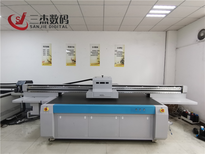 	 广州拉杆箱UV打印机 行李箱理光打印机 3D数码印刷旅行拉杆箱