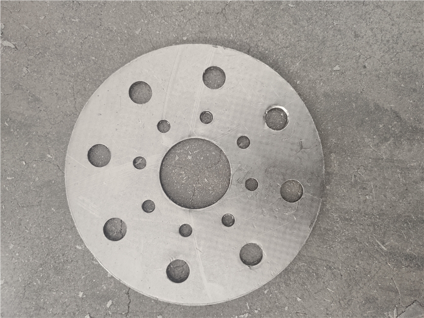 长沙方形带孔膨胀石墨复合垫汽缸垫片304加不锈钢冲刺板