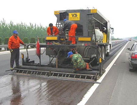 公路养护开普封层施工。承接湖南省长沙市开普封层道路养护喷洒施工