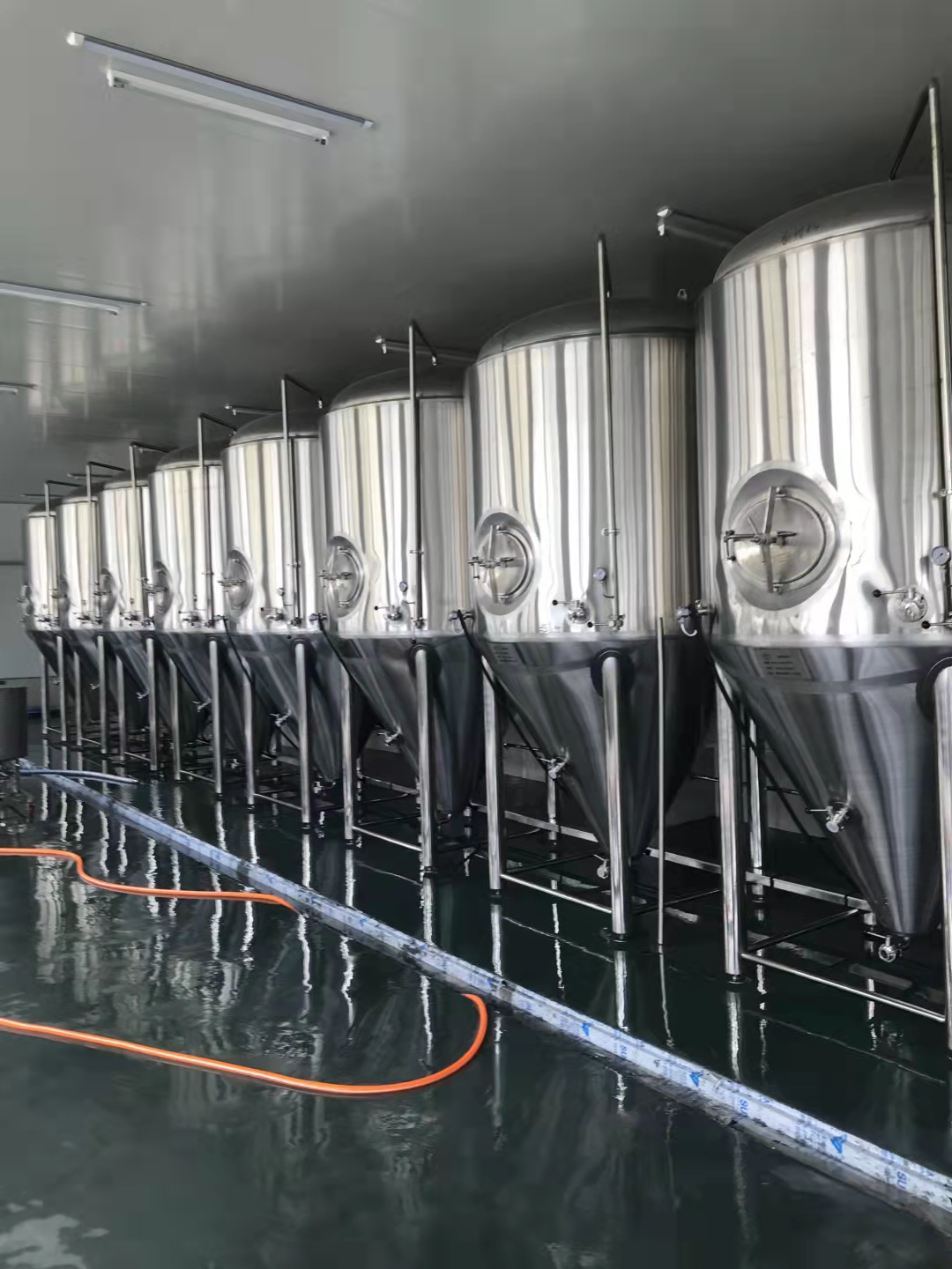 国内自动化精酿啤酒设备啤酒厂50000吨啤酒设备供应厂家