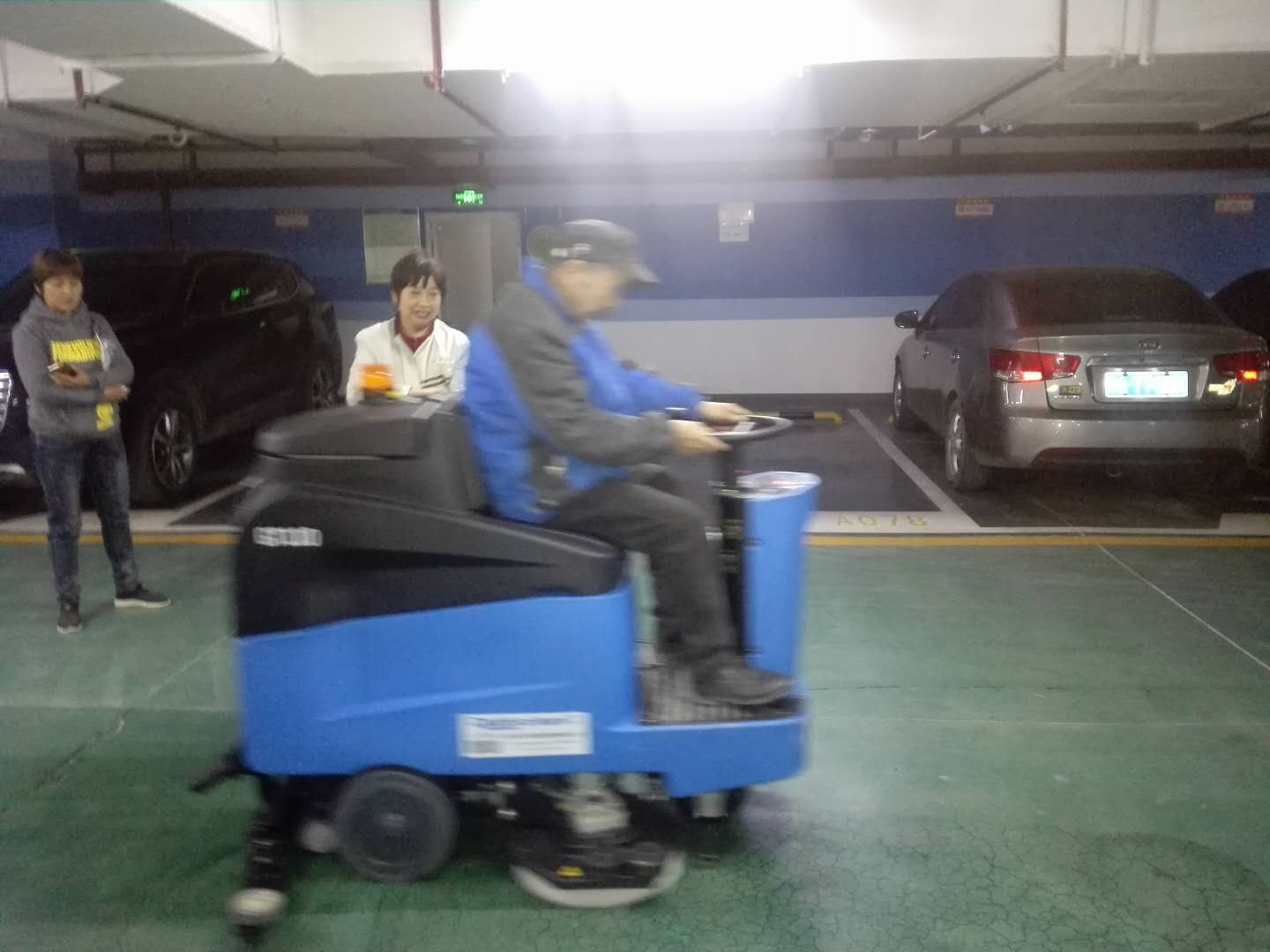 许昌平顶山凯赛电动扫地车供应小区医院厂房